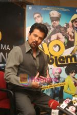 Anil Kapoor on the sets of Sa Re GAMA superstars in Famous on 29th Nov 2010 (23).JPG